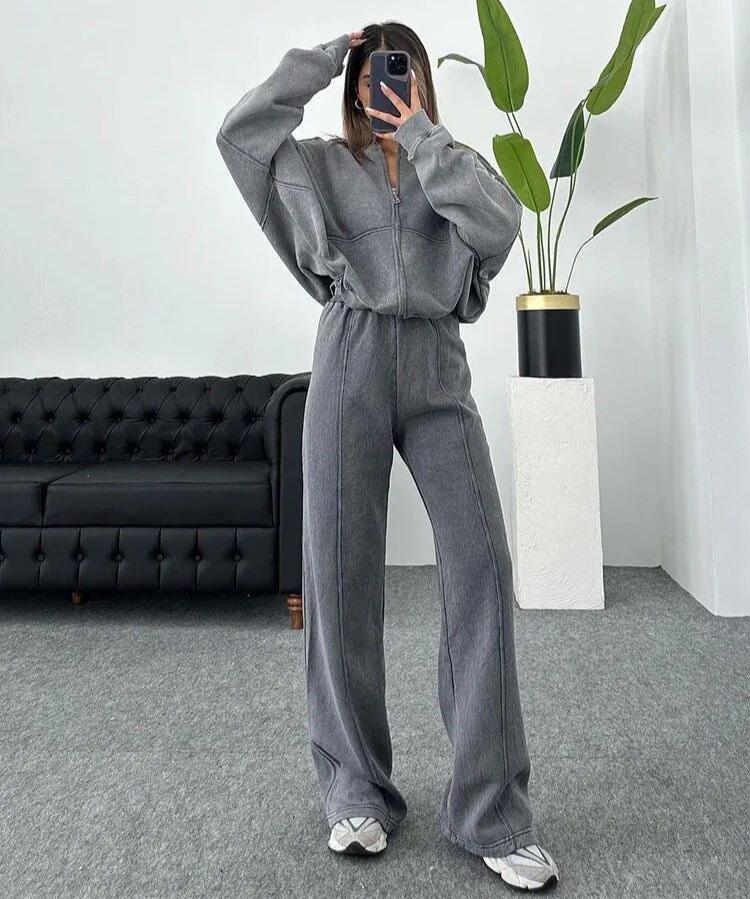 LIA - Comfortable Set