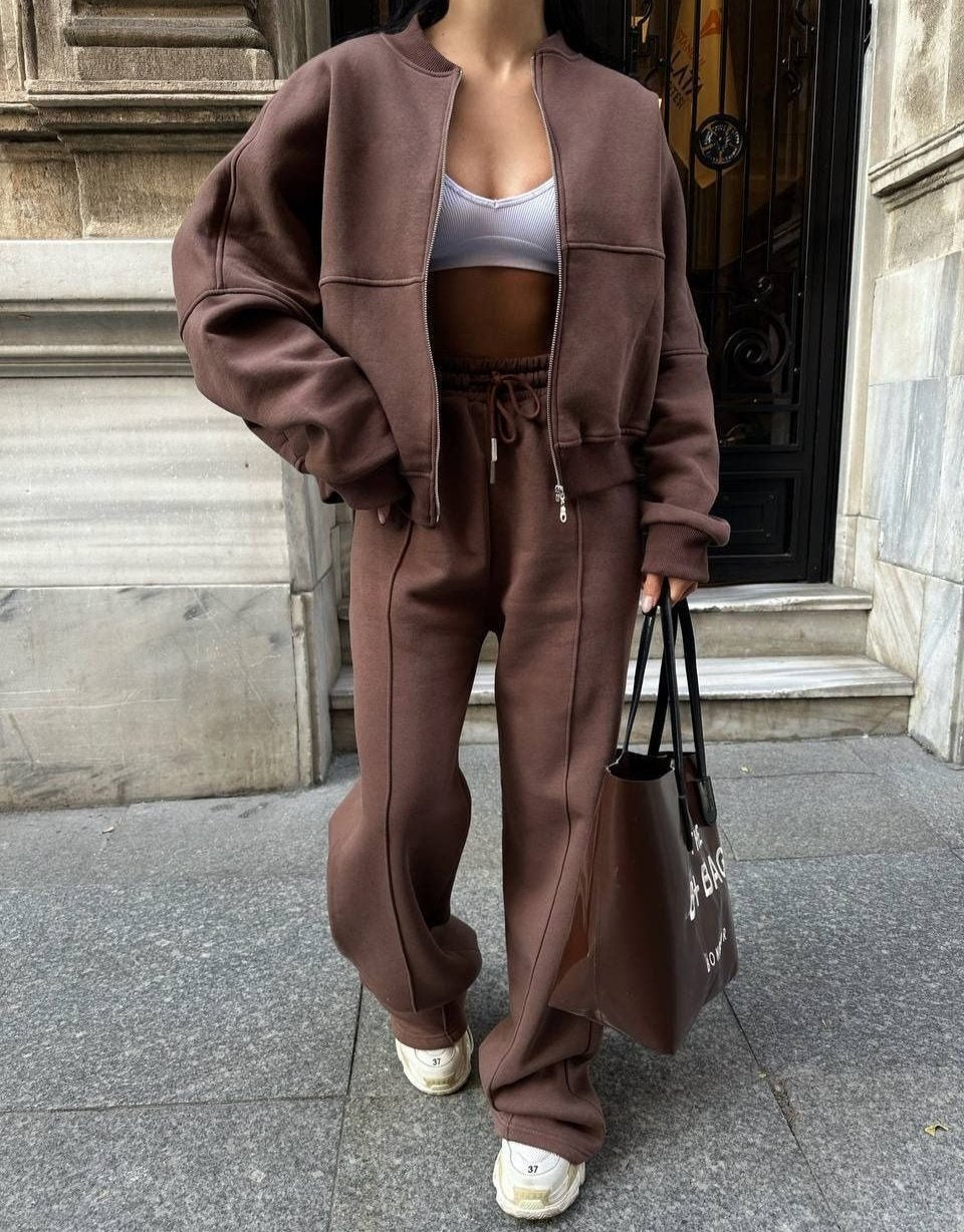 LIA - Comfortable Set